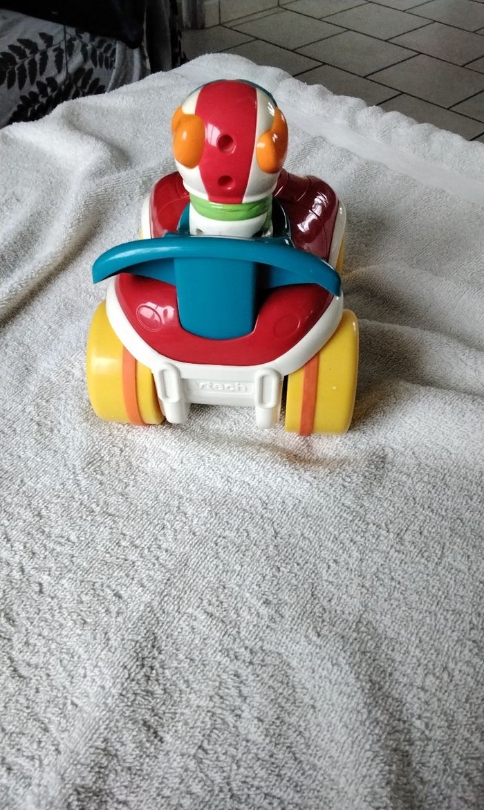 Voiture  musical  ,parlante  ,baby  rallye  ,Vtech  ,vers  12 mois - photo numéro 4