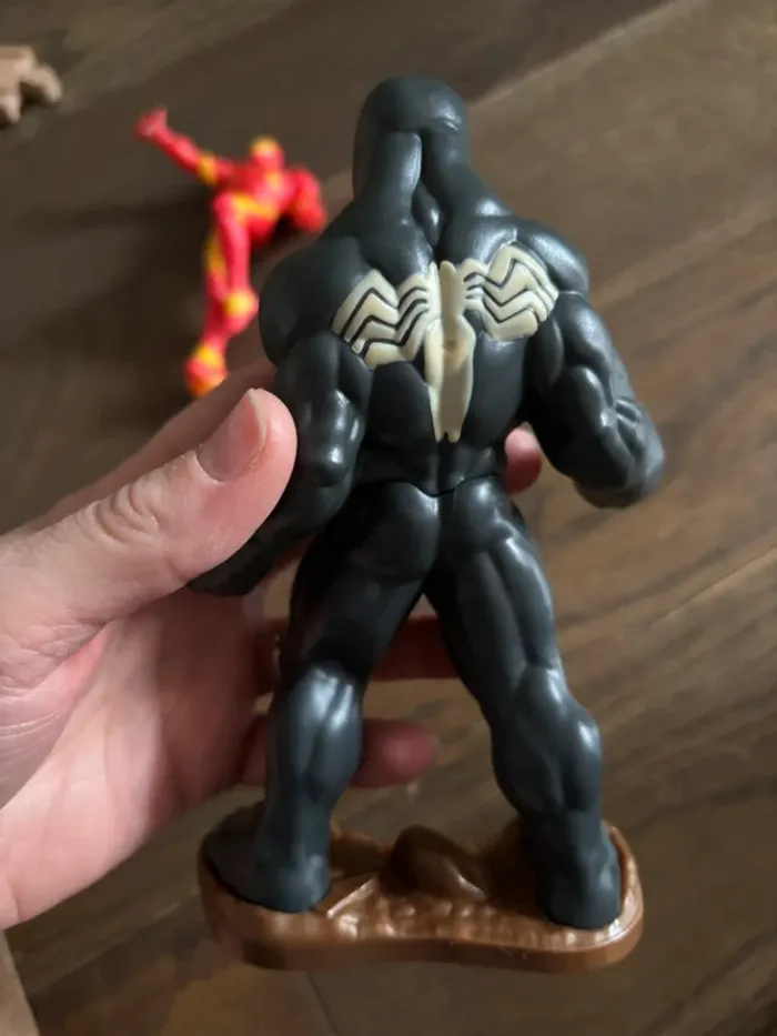 Lot de 4 figurines super-héros et voiture hotwheels Tbe Batman spiderman - photo numéro 6