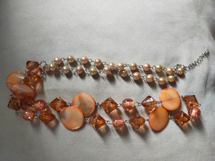 Collier perlé orangé nacré et perles imitation cristal – Tons chauds et élégance - photo numéro 5