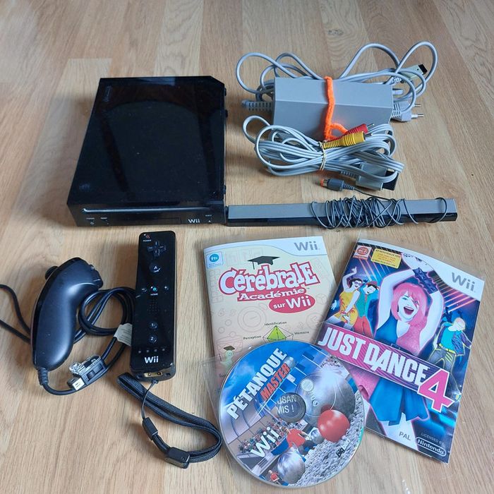 Wii noire + 3 Jeux