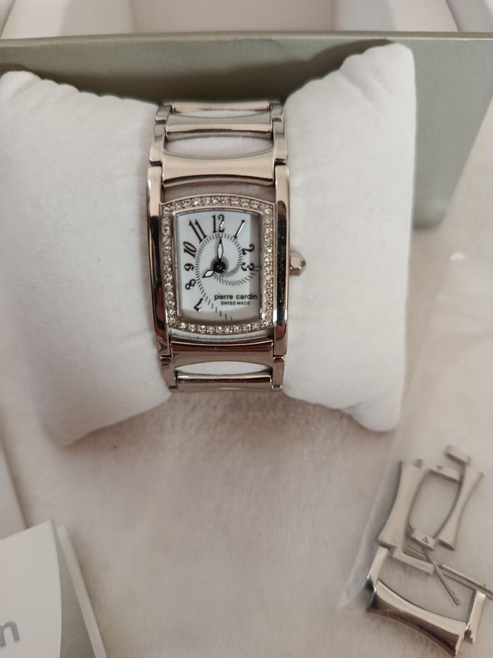 A saisir , très belle montre femme " Pierre Cardin " ! ( Bien tout lire merci) - photo numéro 4