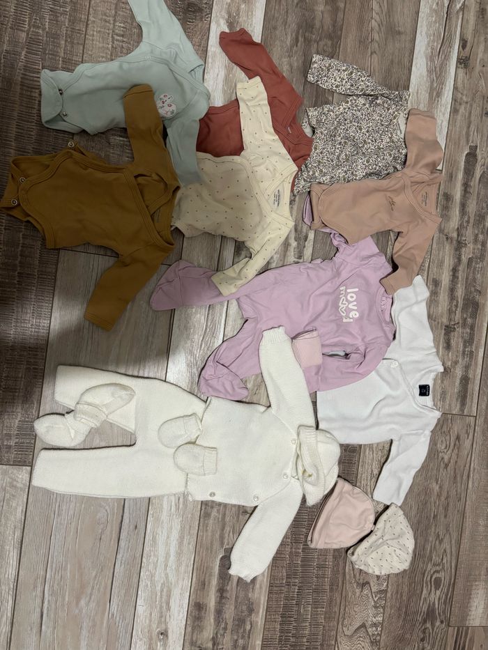 Lot vêtements 1mois
