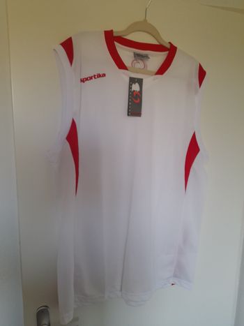 Maillot de basket neuf Sportika