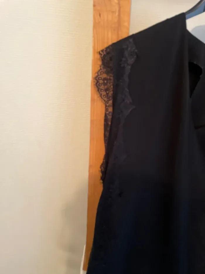 Robe noire - photo numéro 2