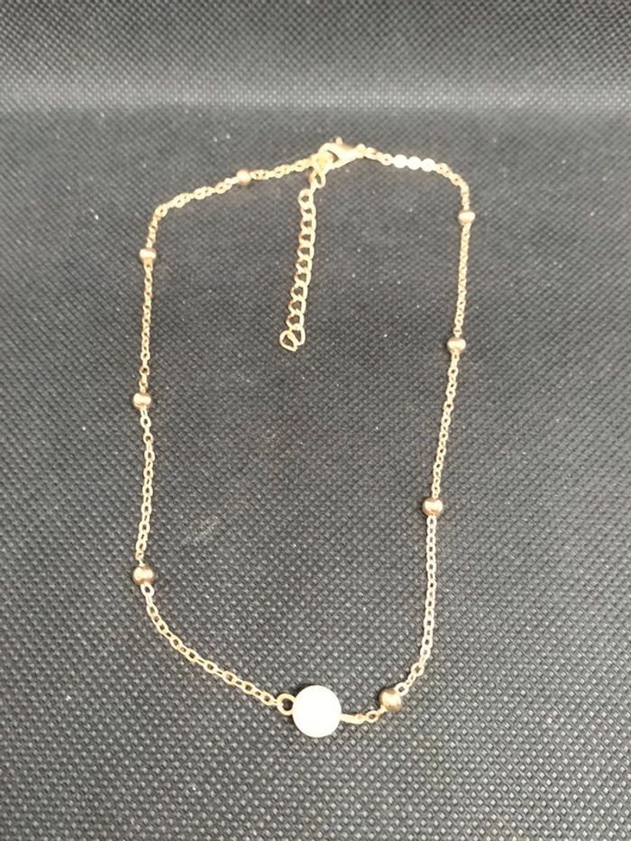 Collier doré perle blanche