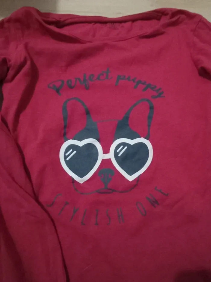 T-shirt manche longue couleur bordeaux rouge motif chien - photo numéro 2