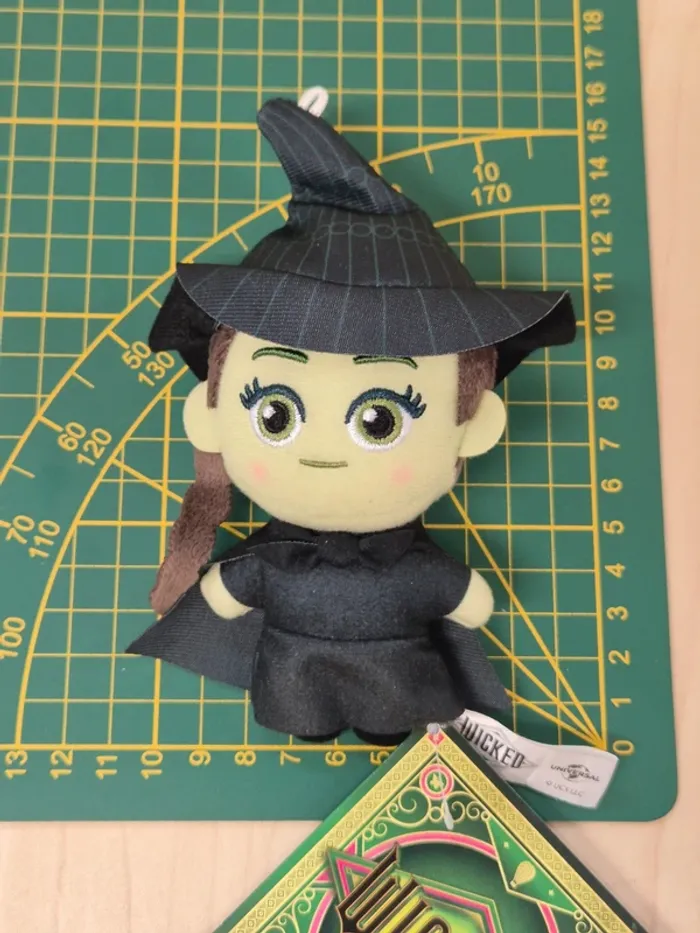 Mascotte Wicked : Elphaba - photo numéro 5