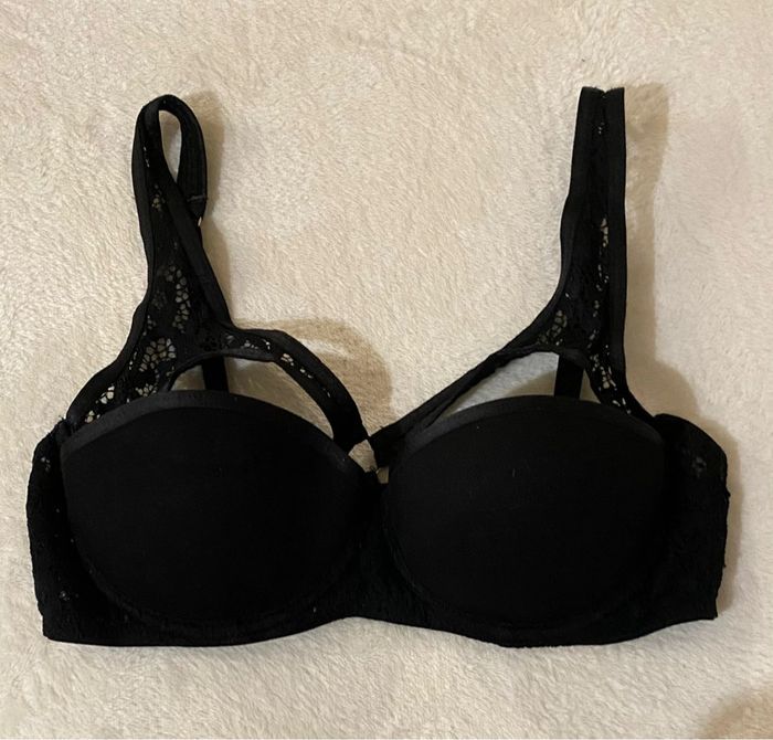 Soutien gorge noir ouvert taille 85D - photo numéro 2