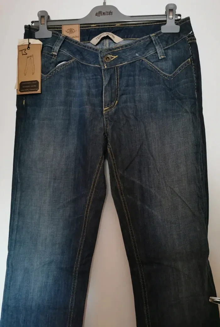 Jean Teddy Smith Taille W32 neuf avec étiquette