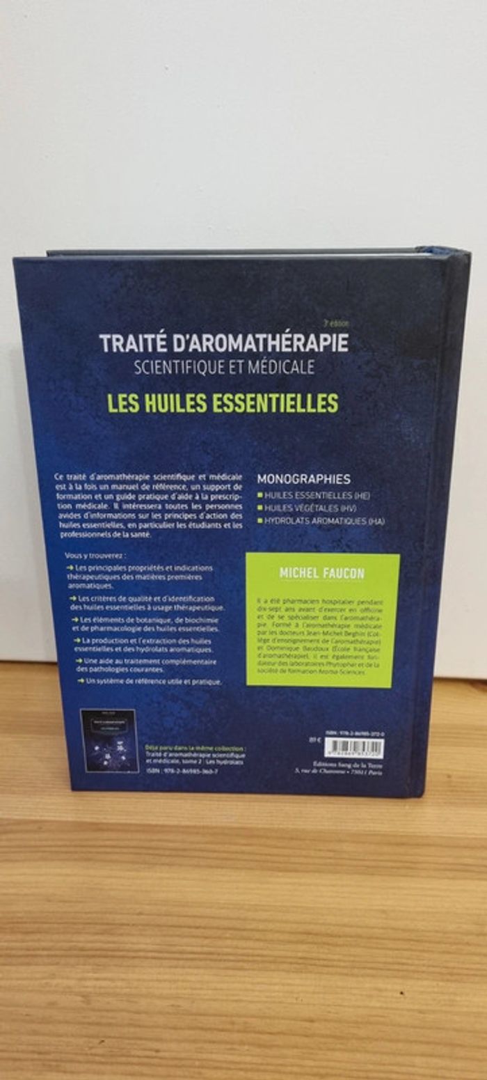 Traité d'aromathérapie scientifique et médicale Les huiles essentielles Michel Faucon - photo numéro 2