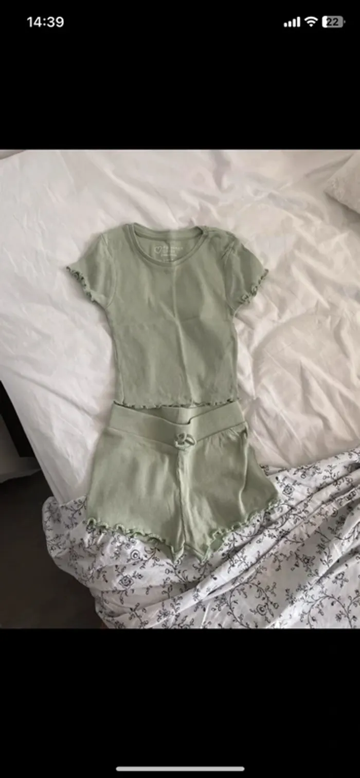 Ensemble vert - photo numéro 2