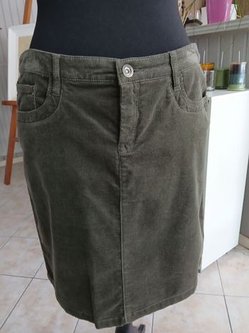 Jupe droite velours T44.