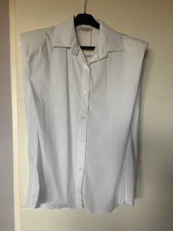 Chemise sans manches épaulettes