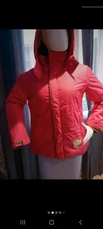 Veste dorotennis peut convenir à une jeune fille 14/16
