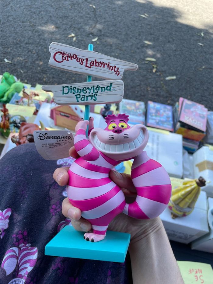 Disney figurine Cheshire Cat