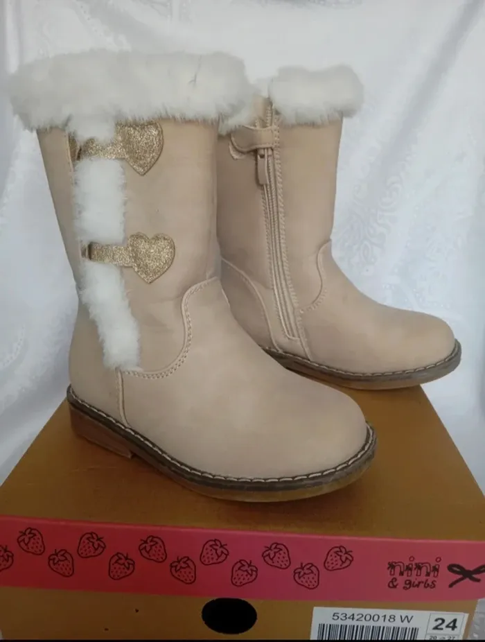 Bottes fourrées pointure 24 - photo numéro 2