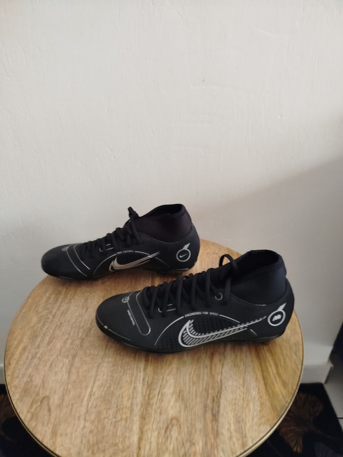 Crampons Nike T 39 - photo numéro 3