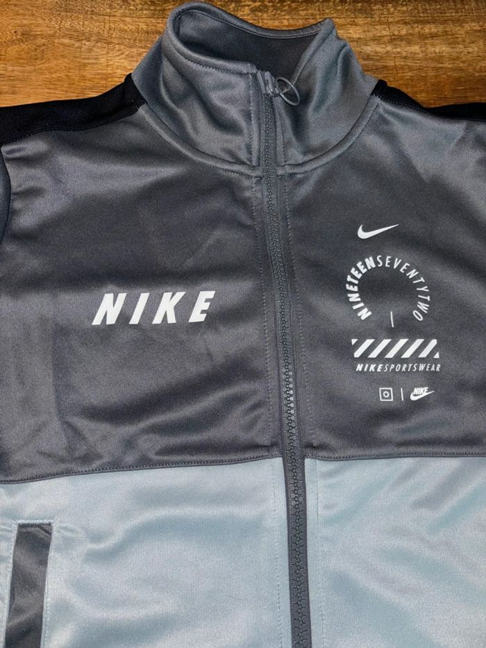 Veste Jogging Nike T.S Neuve - photo numéro 2