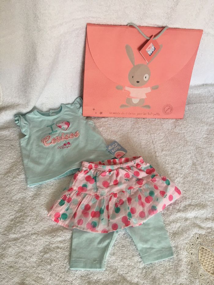 Ensemble t shirt + jupe