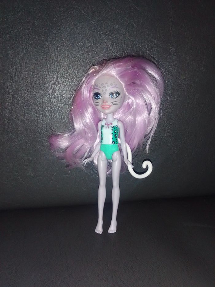 Poupée anchantimals