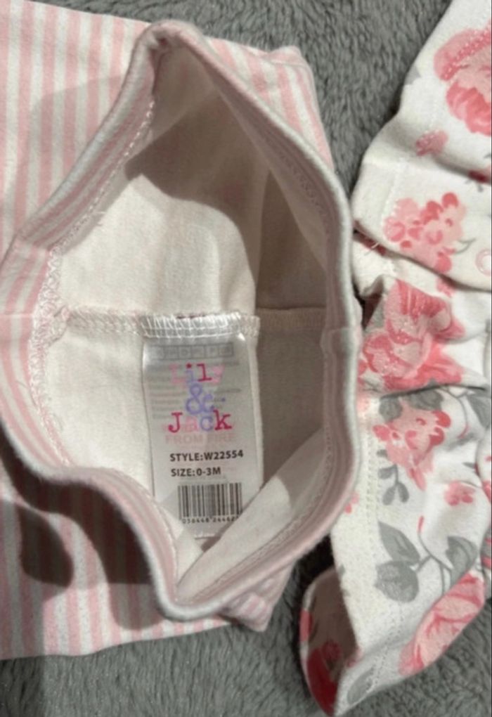 Lots de 2 ensembles filles 1 mois - photo numéro 3