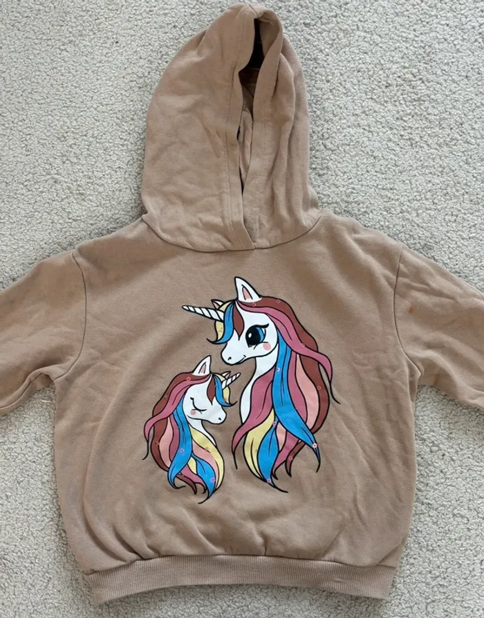 Sweat à capuche fille 6/8 ans – Licorne arc-en-ciel 🦄 - photo numéro 2