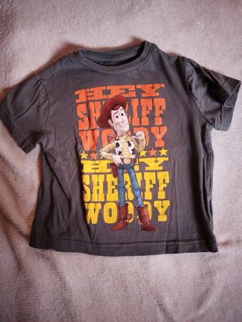 Tee-shirt Woody Disneyland Paris taille 2 ans