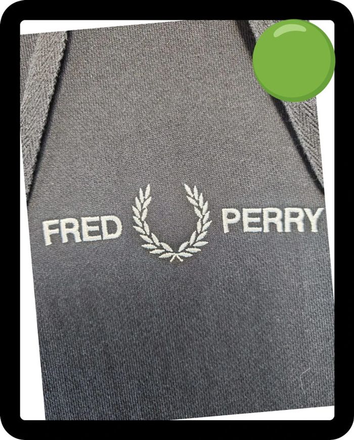 Sweat capuche Fred Perry taille M - photo numéro 2