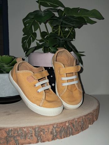 Chaussure toile jaune