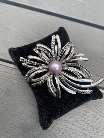 Broche