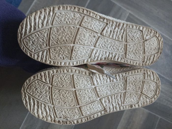 baskets fleurs taille 30 - photo numéro 3