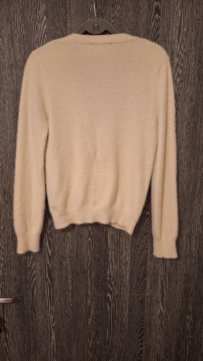 Gilet en mailles duveteuse écru à boutons strass - photo numéro 2