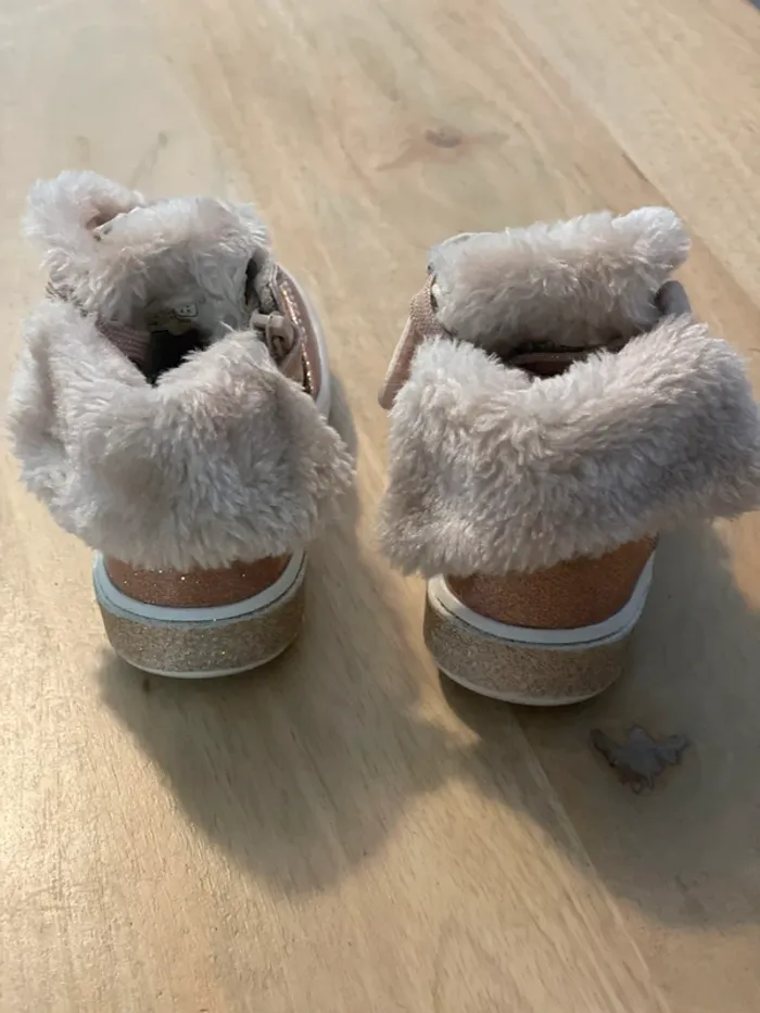 Bottes fourrées en très bon état - pointure 20 - photo numéro 3
