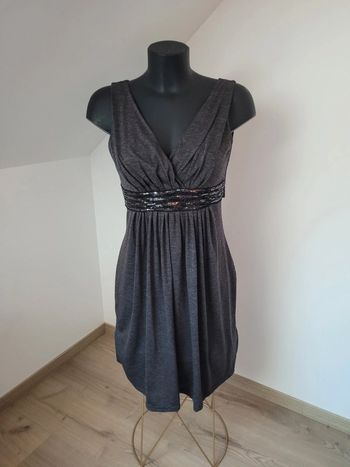 Robe grise sequins