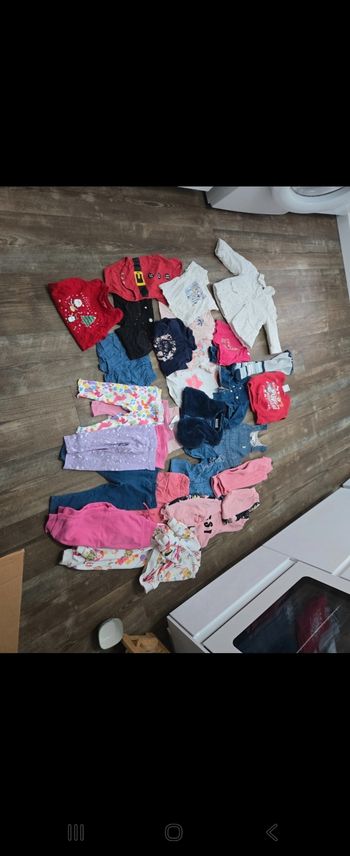 Lot 30 vêtements 12 18 mois
