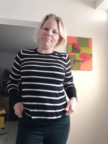 Joli petit pull rayé noir et blanc 34