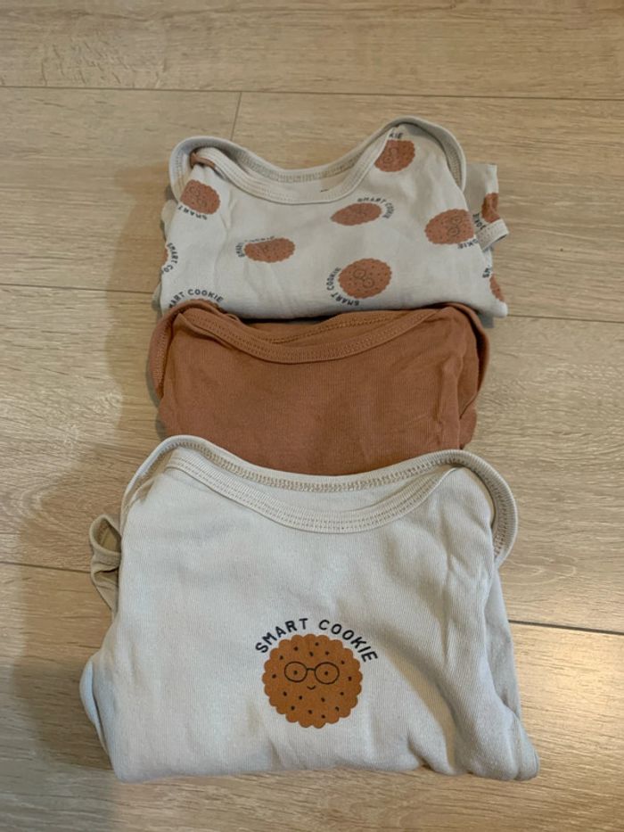 Lot 3 bodies en 3 ans La Redoute - photo numéro 2
