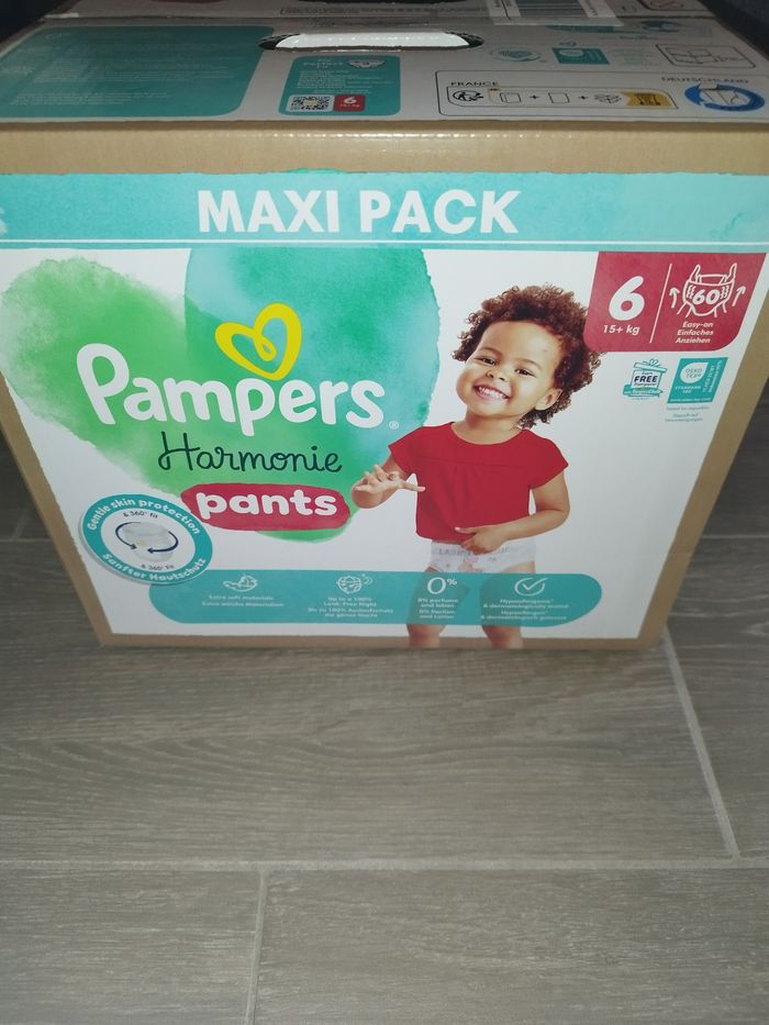 Couches Pampers pants taille 6