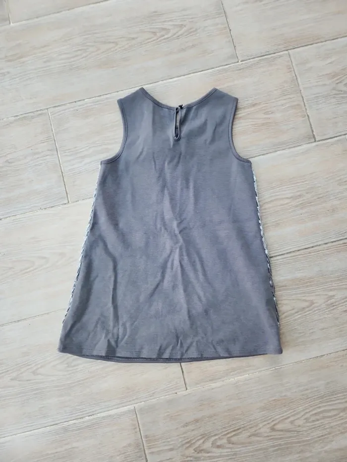 Robe paillette 4/5 ans - photo numéro 3