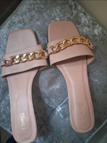 Sandale à petit talon