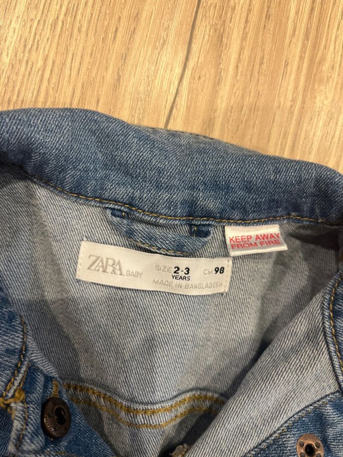 Veste en jean fille Zara taille 2-3 ans en très bon état - photo numéro 4