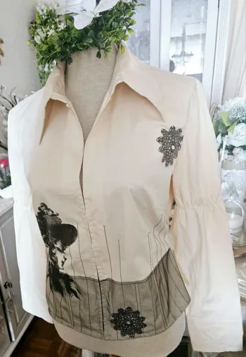 Blouse chemise beige visage Taille 42 Neuve