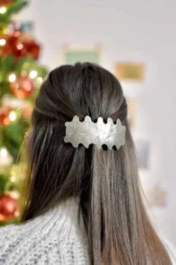 Broche argentée