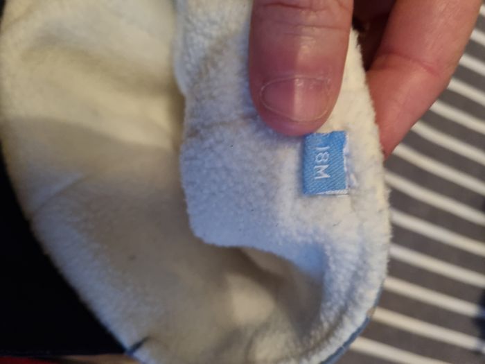 Lot de bonnets,casquette,chapeaux ,cache cou - photo numéro 9