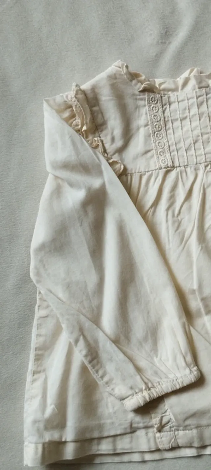 Blouse beige volants 18 MOIS - photo numéro 3