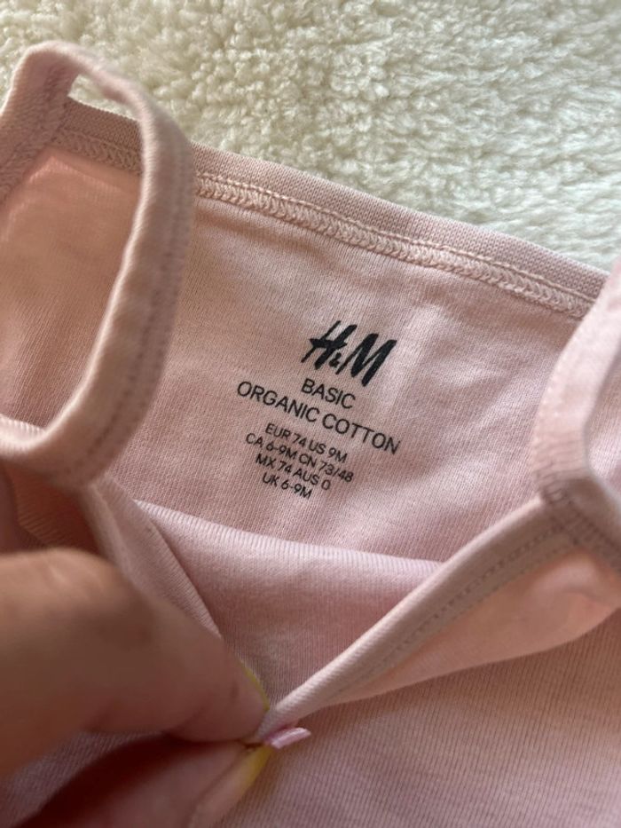 Bodies ~ H&M ~ 9 mois - photo numéro 2