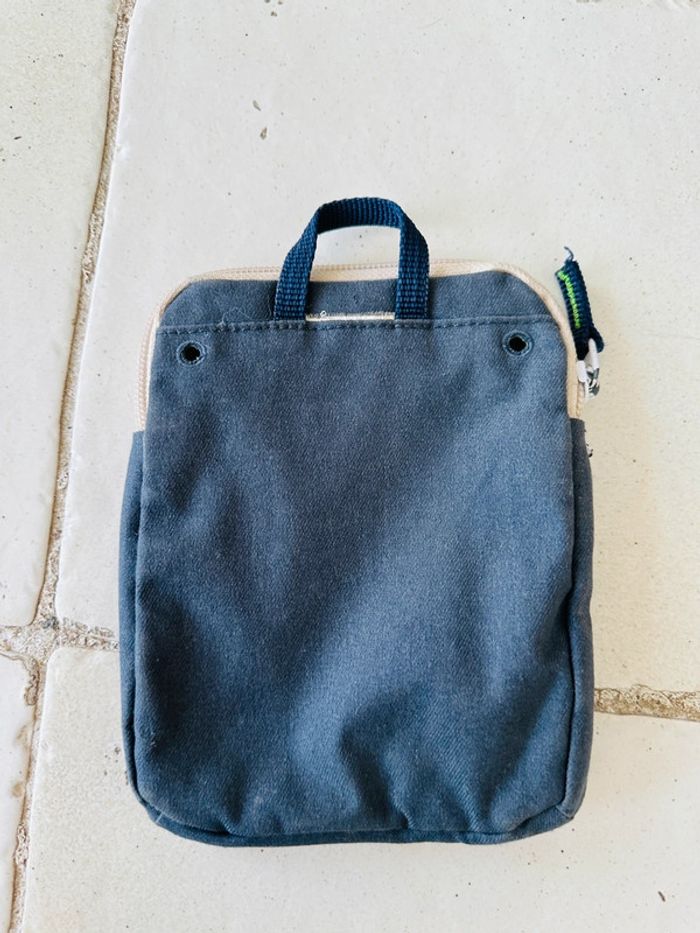Pochette bleue marine et verte Newfeel - photo numéro 2