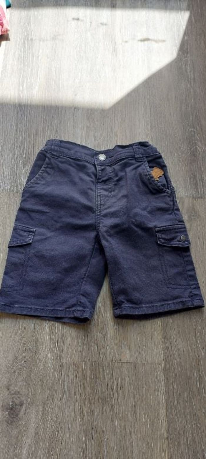 Short 3 ans
