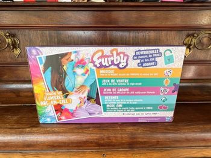 Furby dj arc-en-ciel peluche interactive hasbro dj furby rainbow - photo numéro 2