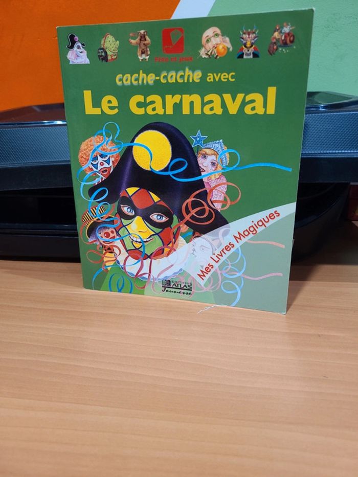 Cache cache avec le carnaval